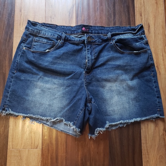 NWOT Dollhouse Shorts - Picture 1 of 3